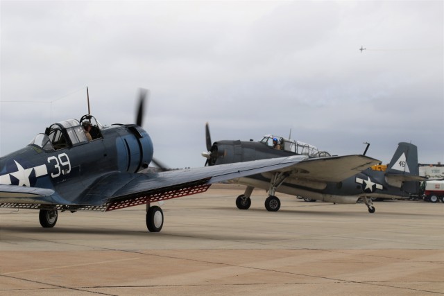 Army planes, semis, parachutes draw crowds at Miramar Air Show