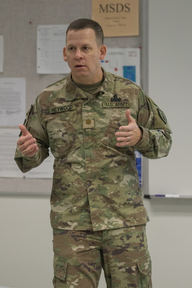 71st EOD Officer Speaks to USAFA Cadets