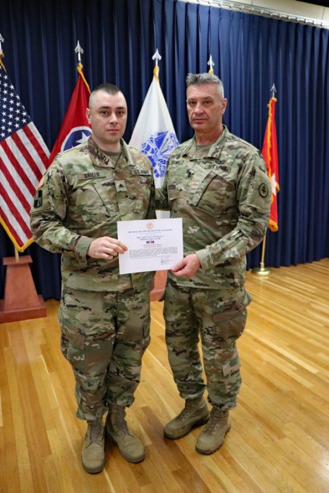 Tennessee Soldier awarded ribbon for valor for flood rescue