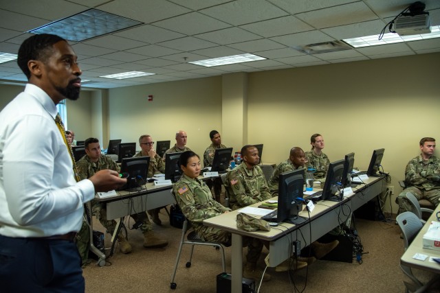 Army students studying for the SIFT test