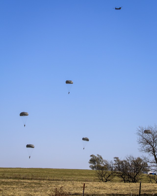 Nebraska stands up, hooks up airborne infantry battalion