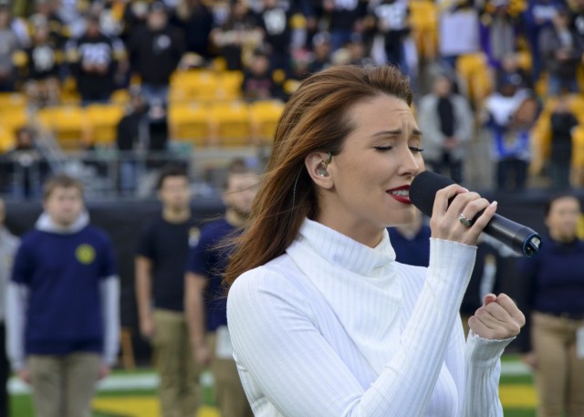 Future Service Members Enlist at Pittsburgh Steelers Game
