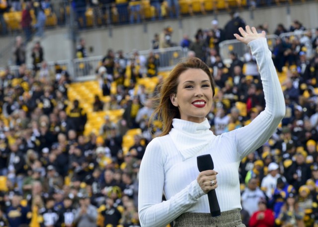 Future Service Members Enlist at Pittsburgh Steelers Game
