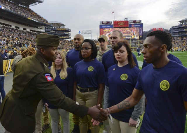 Future Service Members Enlist at Pittsburgh Steelers Game