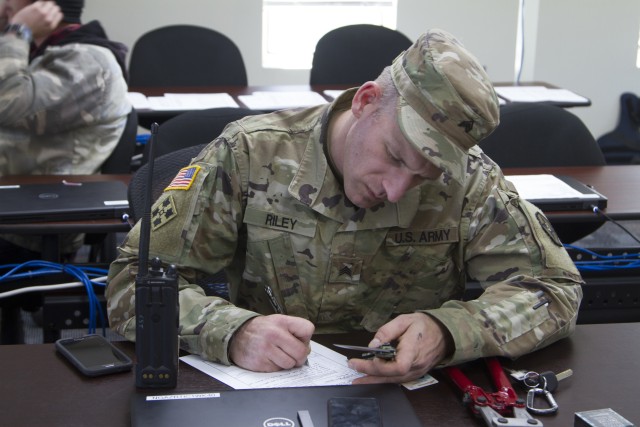 Arizona Guard trains new military policemen