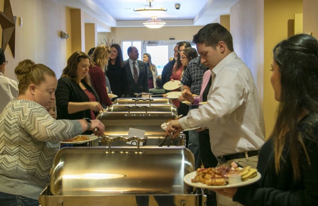 10th Mountain Division commander speaks at Veterans Day breakfast