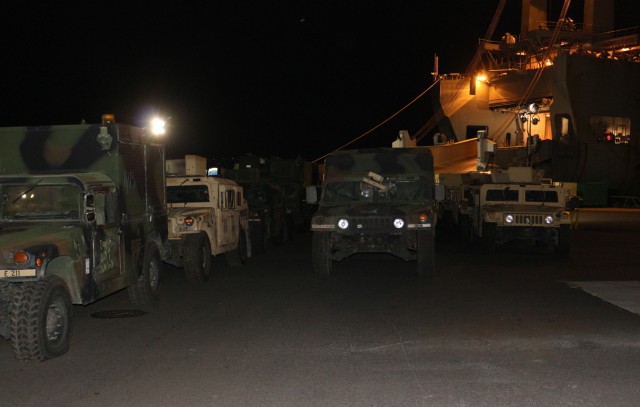 599th Trans. Bde facilitates unit equipment offload from JRTC