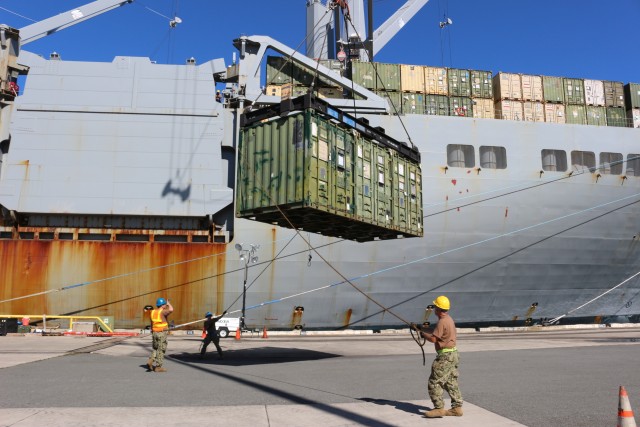 599th Trans. Bde facilitates unit equipment offload from JRTC