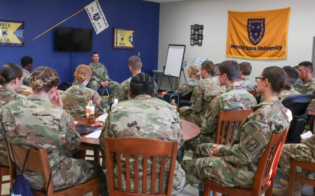 Racers and Lifeliners Come Together: Murray State University hosts 101st Sustainment Brigade at Military Appreciation Day