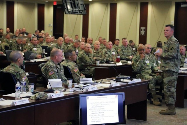 TRADOC General Speaks with FORSCOM Commanders,  Emphasizes Teamwork, Recruiting, Leadership