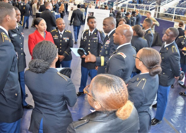 The Surgeon General talks leadership with ROTC cadets