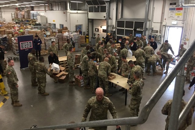 350 service members receive Thanksgiving meal baskets