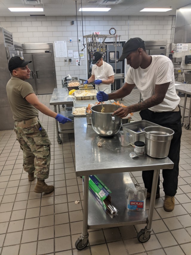 Fort Drum culinarians cook up Thanksgiving feast for thousands of 10th Mountain Division Soldiers, family members