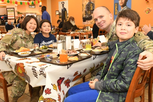 Fort Knox Thanksgiving meal at Cantigny Dining Facility