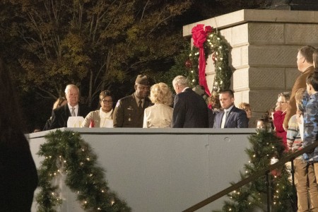 Jackson Helps Light Up Columbia During Governor S Carolighting Article The United States Army