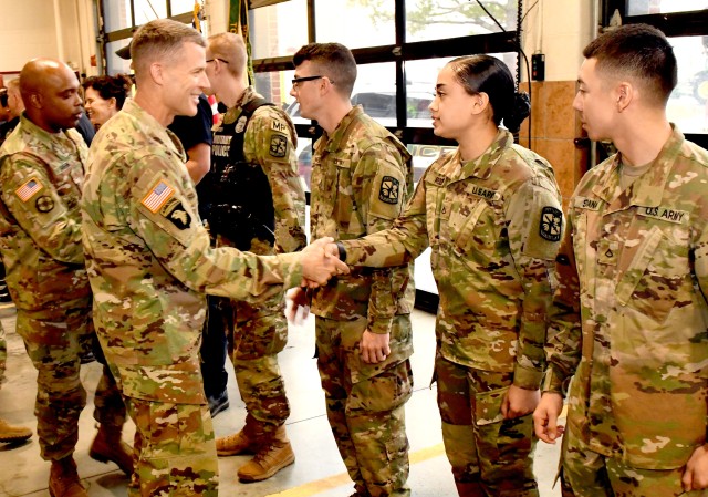 Fort Knox DES celebrates new employees, presents awards in badging ceremony