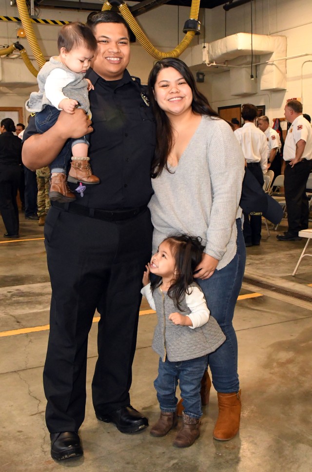 Fort Knox DES celebrates new employees, presents awards in badging ceremony