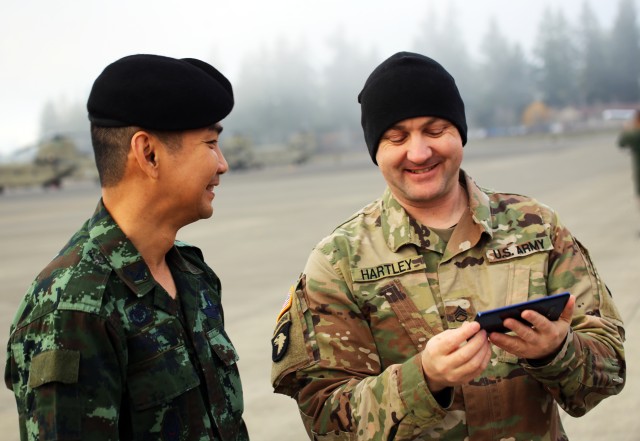 Royal Thai Army, Guard share domestic response exchange