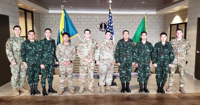 Royal Thai Army, Guard share domestic response exchange