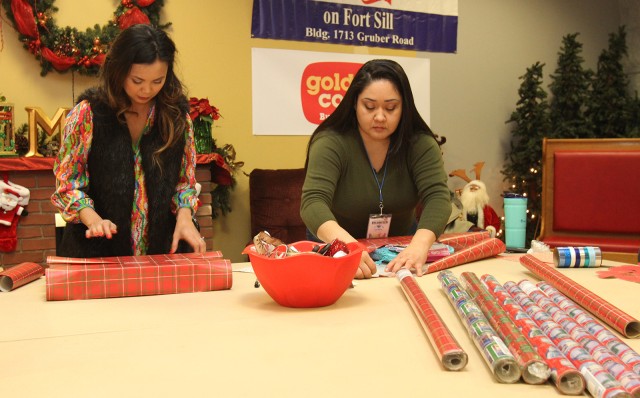 Complementary gift wrapping