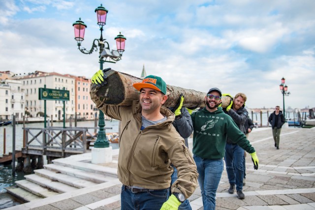 USAG Italy BOSS Team helps 'Save Venice' after floods