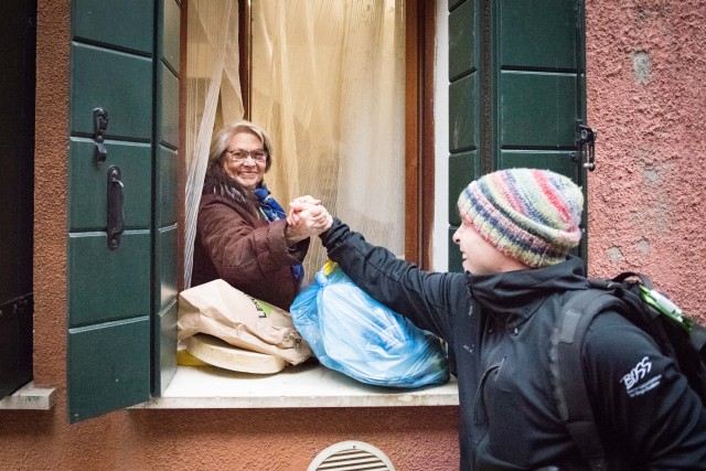 USAG Italy BOSS Team helps 'Save Venice' after floods