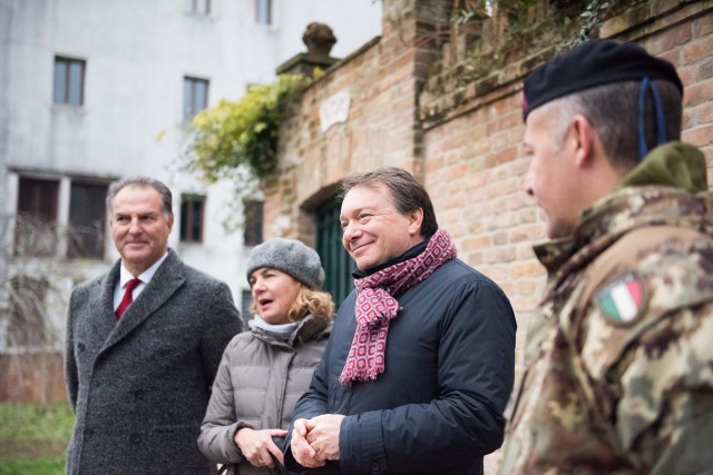 USAG Italy BOSS Team helps 'Save Venice' after floods
