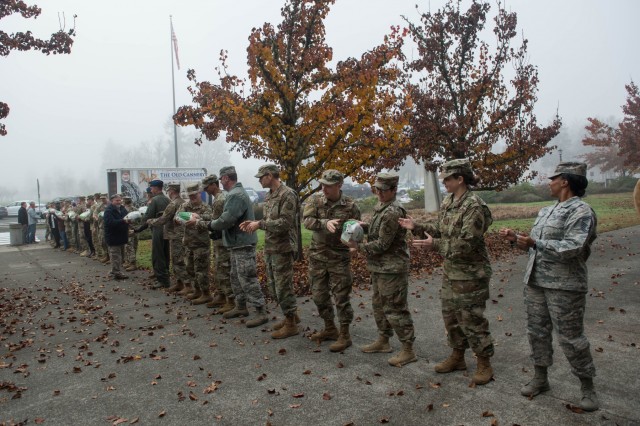 Volunteers bring holiday cheer to Airmen