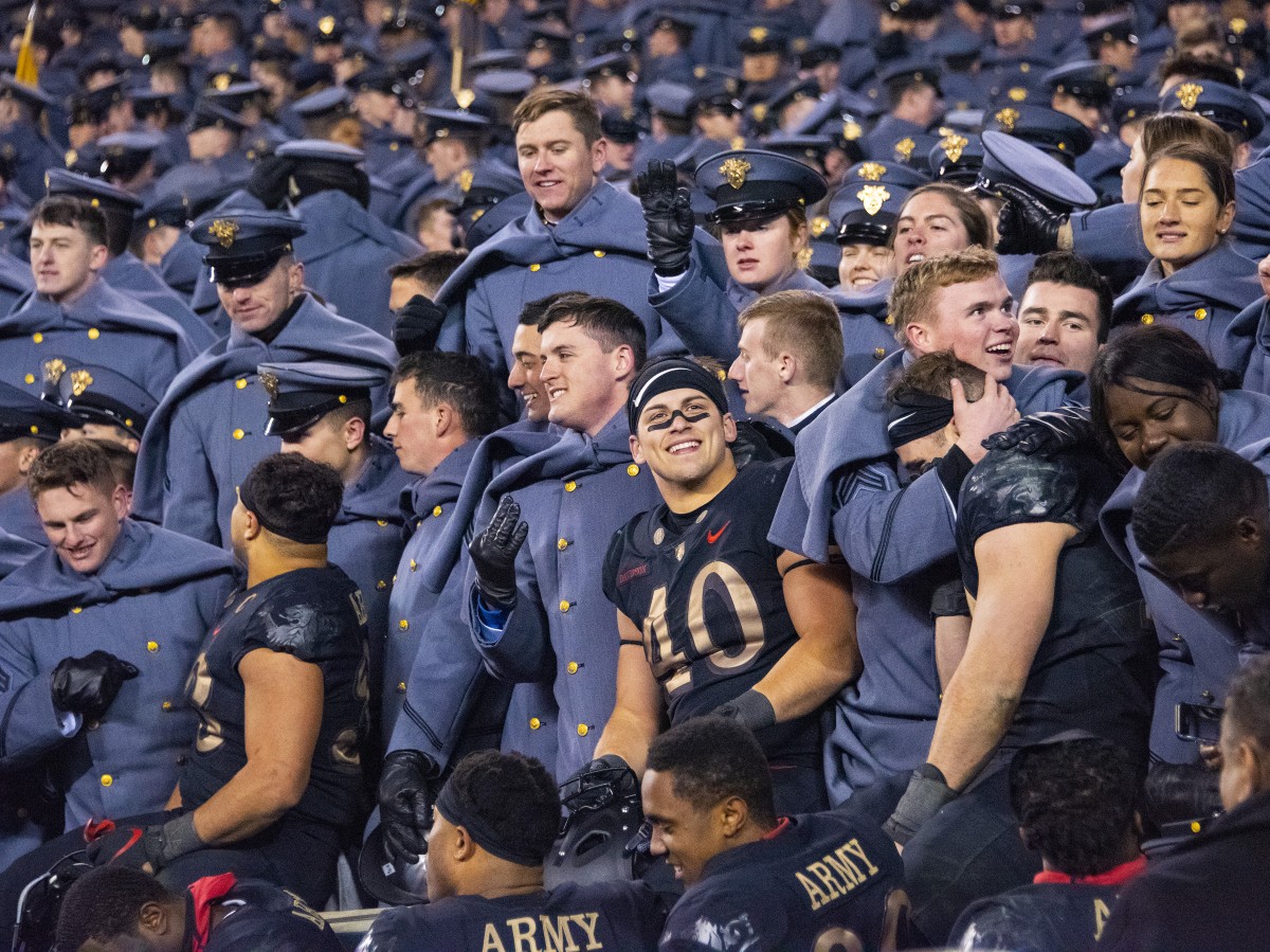 Army Seniors Hope To Complete Four-year Sweep Of Navy In Rivalry Game ...