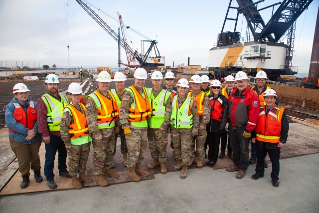 SDDC commander and USACE inspect key MOTCO project