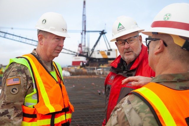 SDDC commander and USACE inspect key MOTCO project