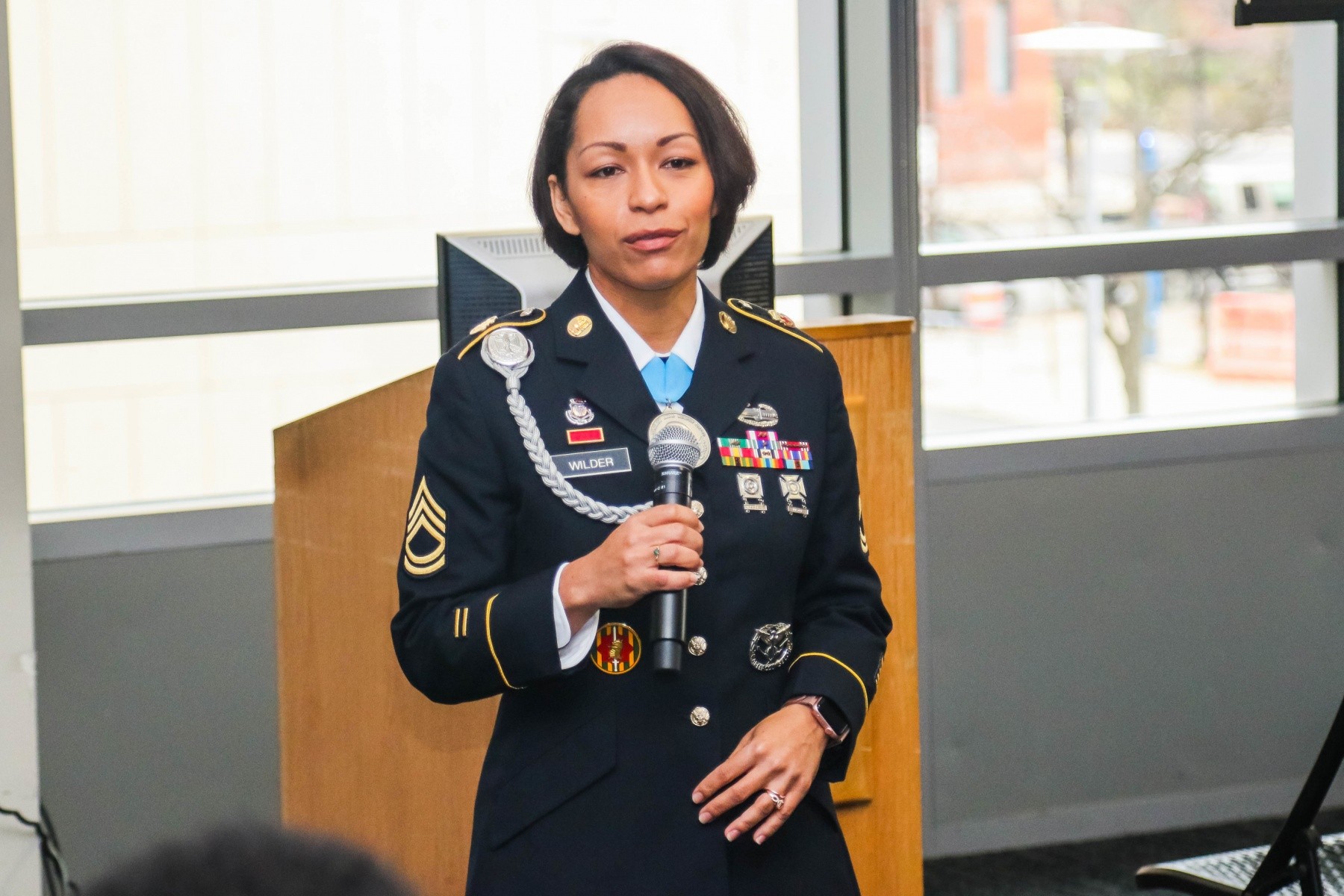 Army s best of the best cadets reach out to philly hs students