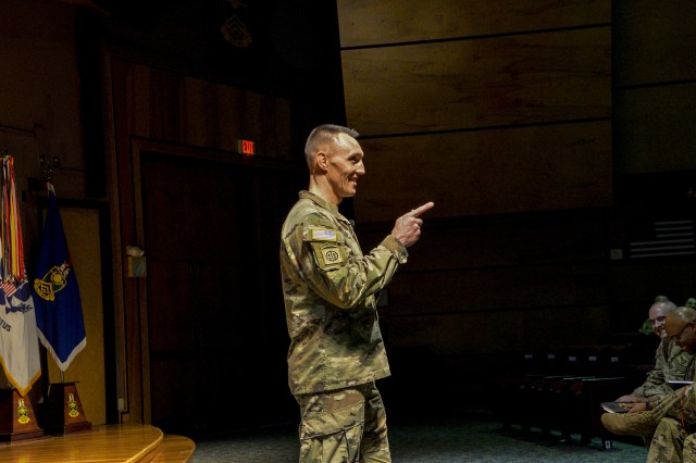 CSM Guden Speaks to the SMC Class 70 about the ESB and Army lifestyle