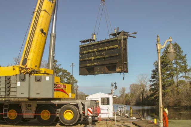 South Mills Lock closed for gate restoration
