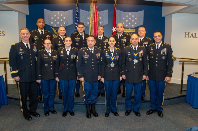 Army Recognizes Top Career Counselors For Helping Achieve Retention ...