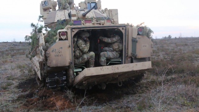 1-9 CAV 'Headhunters' Soldiers participate in trench clearing training