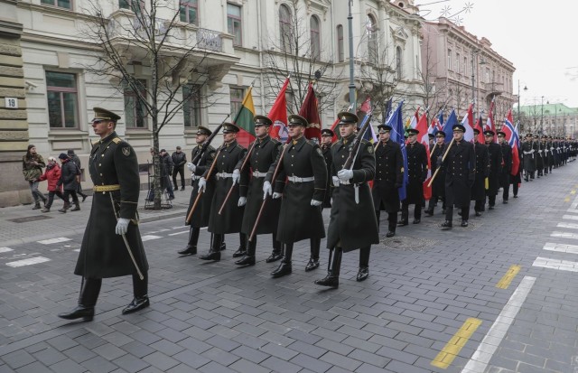 'Head Hunters' join 101st Armed Forces Day celebration