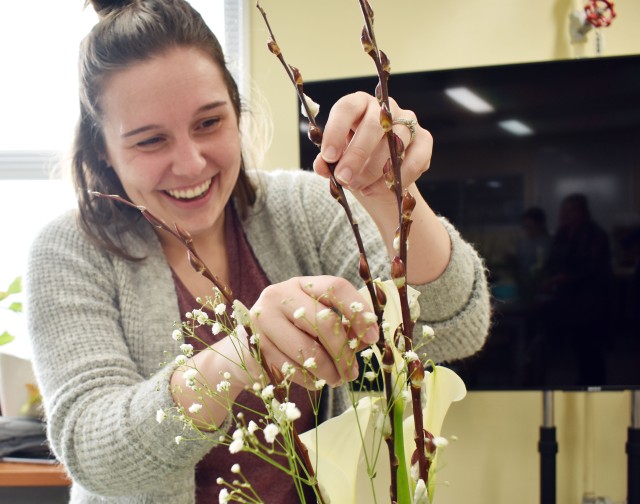 Camp Zama class teaches basics of 'ikebana,' the art of Japanese flower arranging