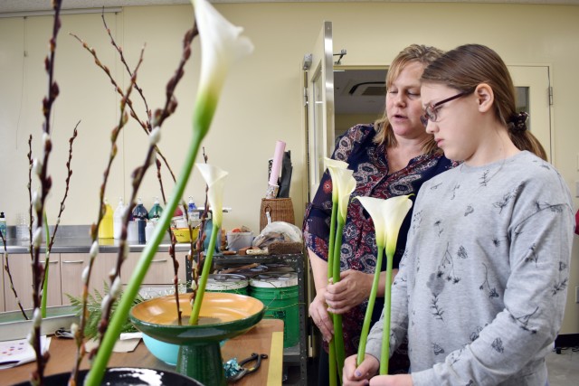 Camp Zama class teaches basics of 'ikebana,' the art of Japanese flower arranging