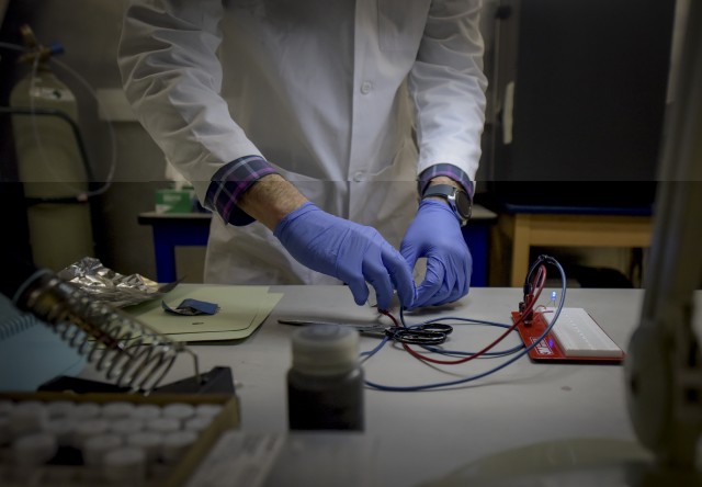 Army Scientists' on verge of nearly indestructible battery
