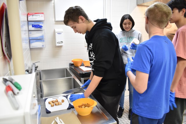 Camp Zama Youth Center Cooking Club teaches life skills