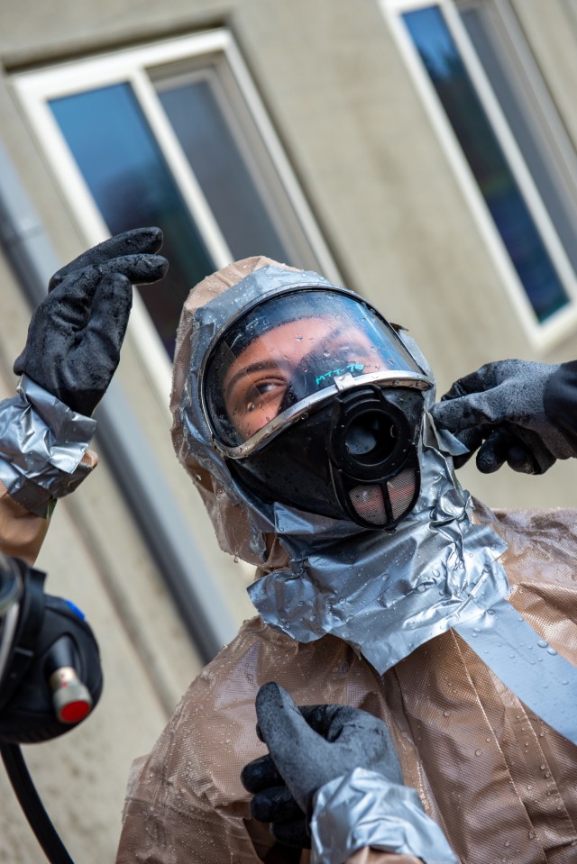 Oregon Guard members learn the basics of hazardous operations