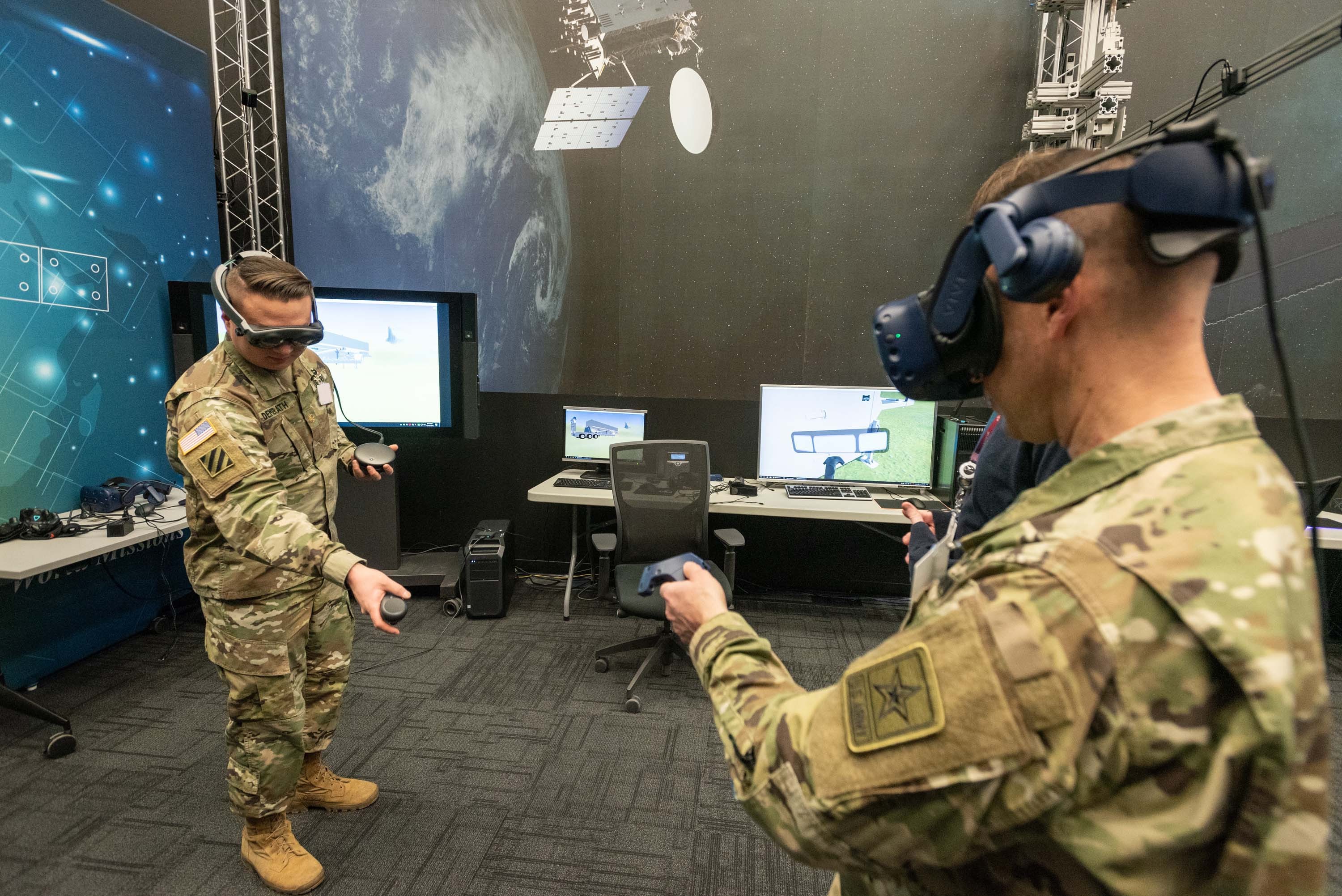 Virtual Reality helps Soldiers shape Army hypersonic weapon prototype |  Article | The United States Army