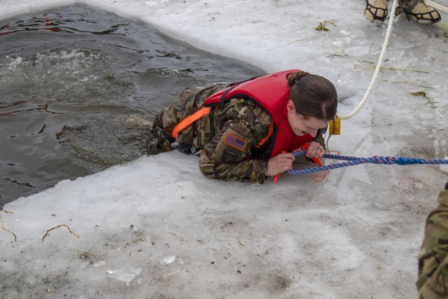 Alaska Army National Guard Soldiers conduct water immersion training