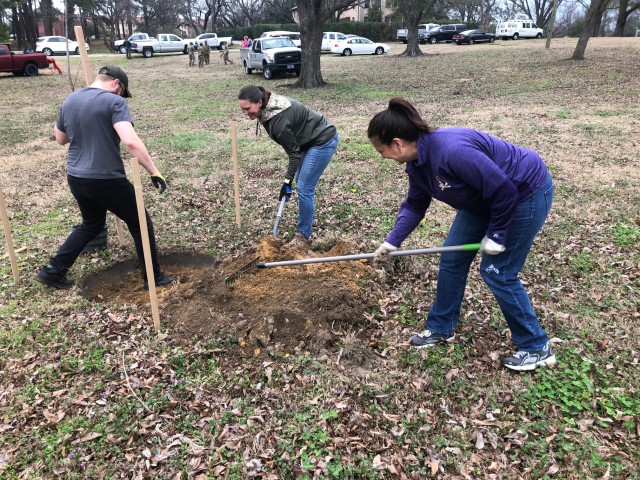 75 helping hands plant combined 46 Pecan, Dogwood trees ahead of Arbor Day