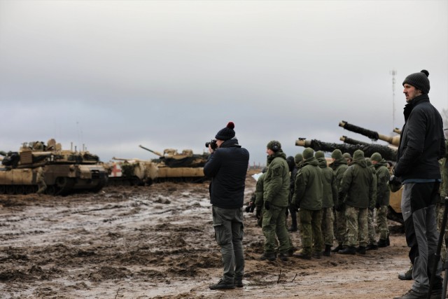 1-9 CAV Soldiers and European Allies Join Forces at CALFEX