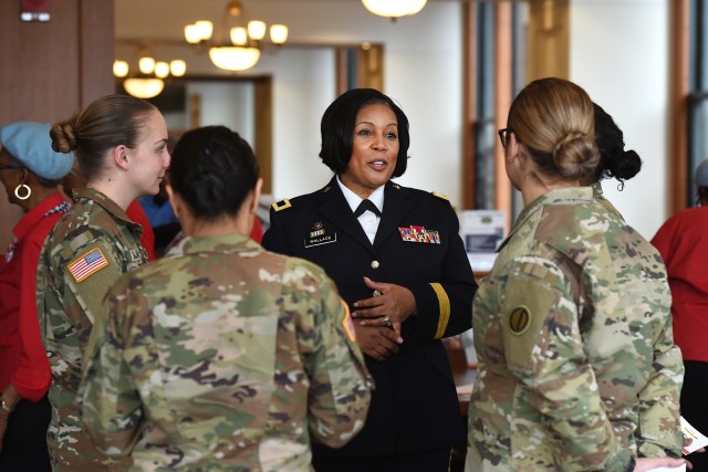 Chicagoland Soldiers and Veterans rally around all-female Honor Flight announcement
