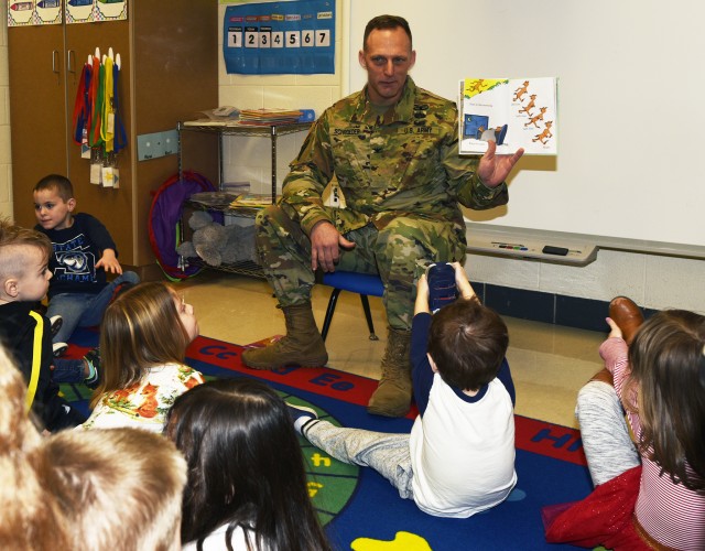 Fort Leonard Wood Soldiers share love of reading
