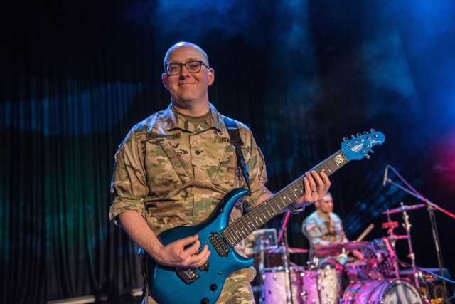 DEFENDER outreach tour rocks Gdynia