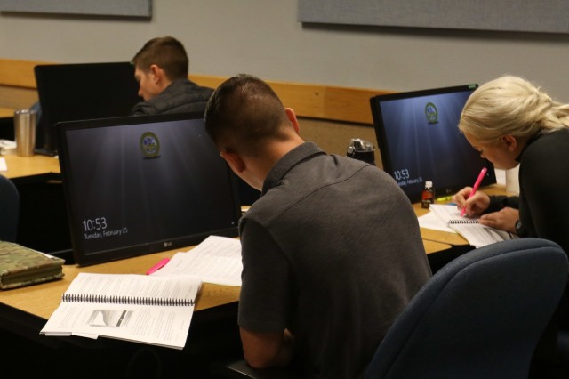 Soldiers train to be antiterrorism officers